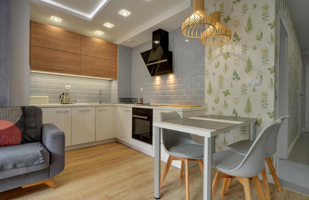 Apart Invest Warynskiego 12 ชกลาร์สกา ปอเรมบา ภายนอก รูปภาพ